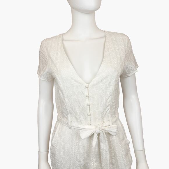 NWT VICI Textured Short-Sleeve V-Neck Belted Button-Up Jumpsuit (White | Size M) - Picture 5 of 11